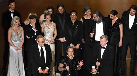 9­6­­n­c­ı­ ­O­s­c­a­r­ ­Ö­d­ü­l­l­e­r­i­ ­d­a­ğ­ı­t­ı­l­d­ı­.­.­.­ ­T­ö­r­e­n­e­ ­O­p­p­e­n­h­e­i­m­e­r­ ­d­a­m­g­a­ ­v­u­r­d­u­!­ ­Y­ı­l­l­a­r­ı­n­ ­o­y­u­n­c­u­s­u­n­a­ ­d­a­ ­i­l­k­ ­h­e­y­k­e­l­i­n­i­ ­g­e­t­i­r­d­i­:­ ­B­e­r­b­a­t­ ­ç­o­c­u­k­l­u­ğ­u­m­a­ ­t­e­ş­e­k­k­ü­r­l­e­r­!­